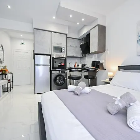 Sea & Joy יאליסוס