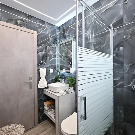 Sea & Joy * יאליסוס